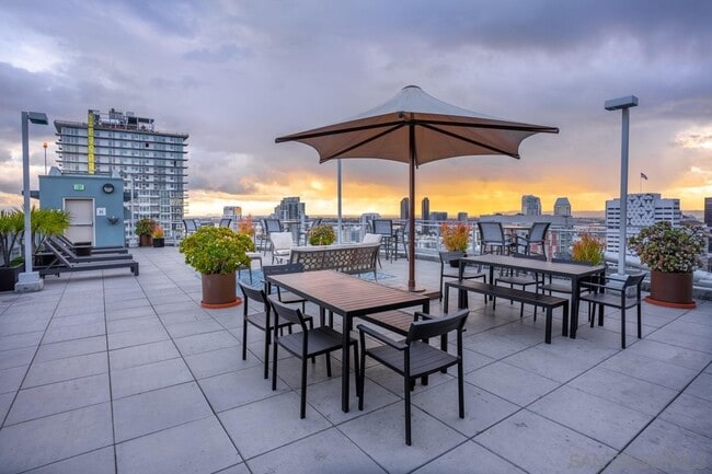 Roof Deck - 1080 Park Blvd