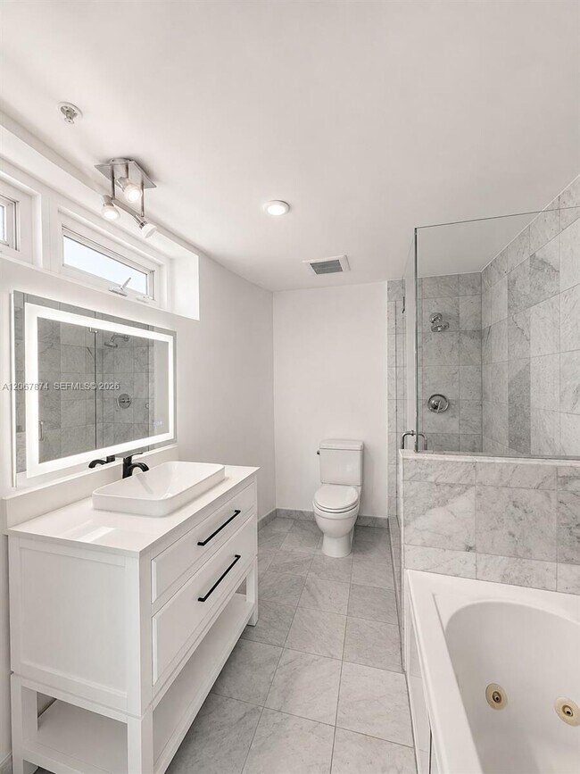 Building Photo - 6580 Indian Creek Dr