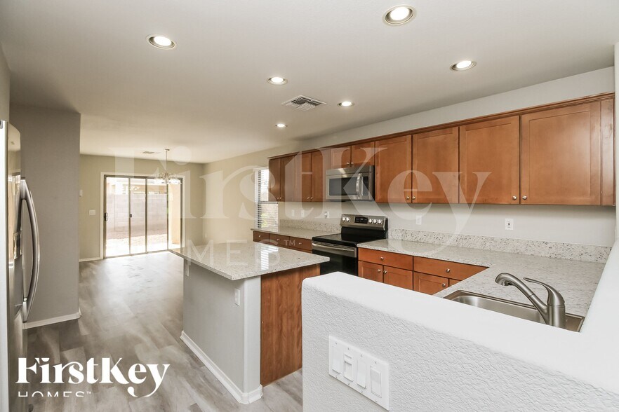 Building Photo - 3741 E Jasper Dr