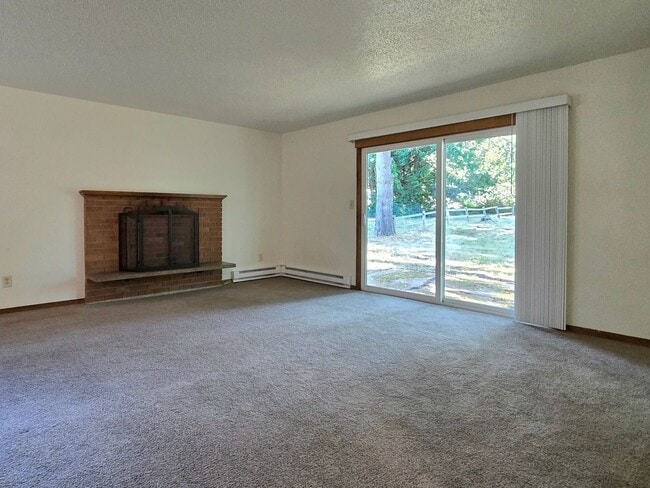 Building Photo - 2502 E Sunset Dr