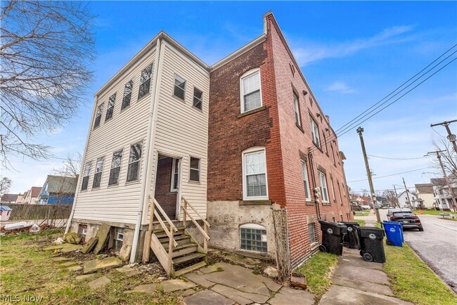 Building Photo - 3820 Riverside Ave