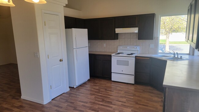 Building Photo - 3 Bedroom 2 Bath Home In North Spokane