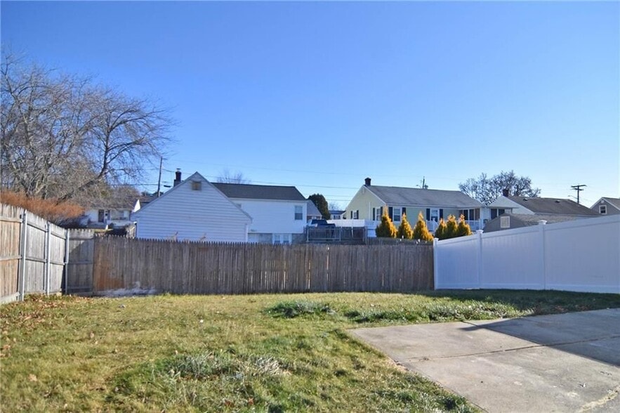 Building Photo - 8 Coleman St