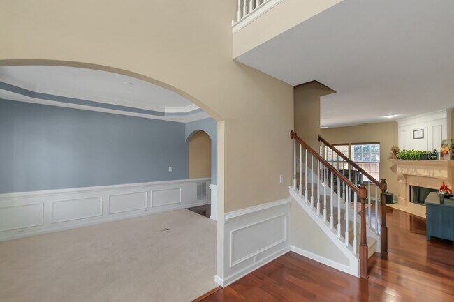 Building Photo - 3863 Pin Oak St