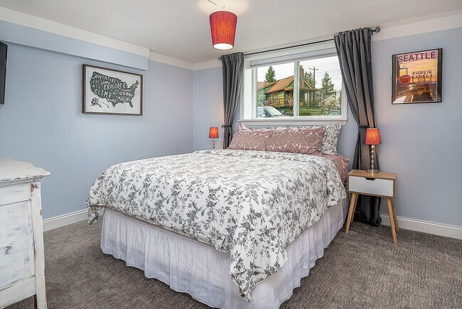 Building Photo - 7638 Winona Ave N