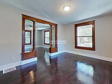 Building Photo - 1405 Columbia Ave