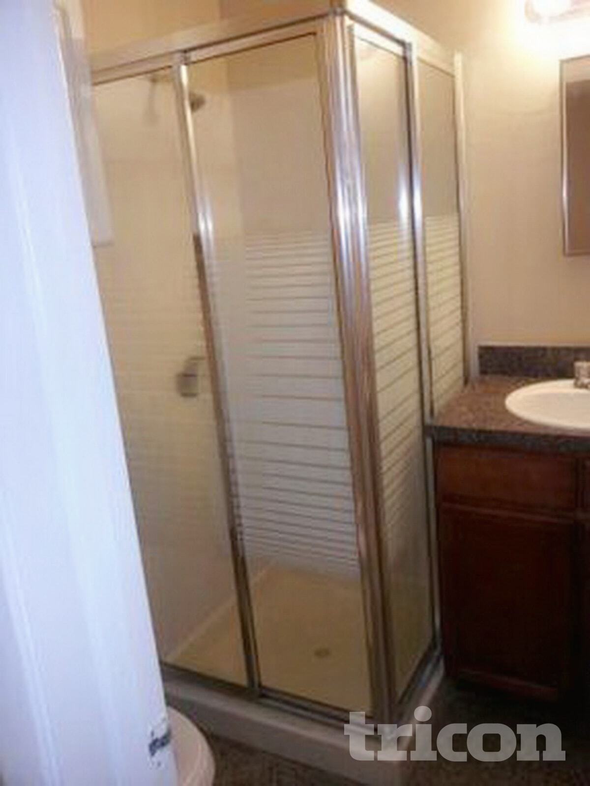 Building Photo - 1122 Ibsen Ave