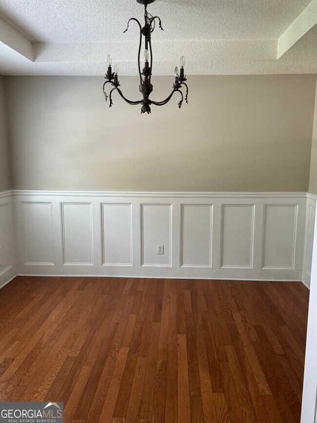 Building Photo - 520 Millbrook Villa Dr