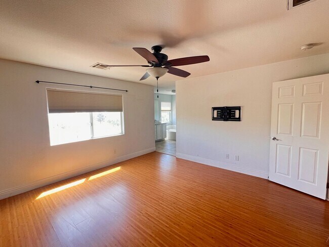 Building Photo - Gated Community / Providence Community / 4...
