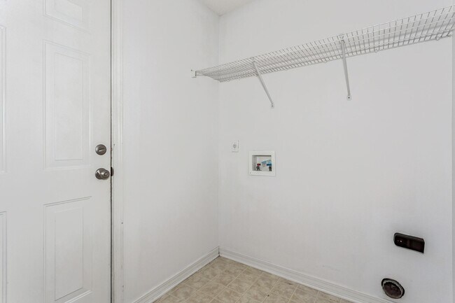 Building Photo - 9523 Parker Pl Dr