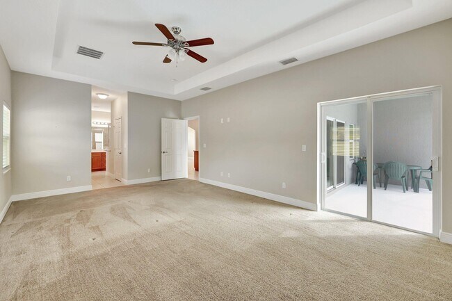 Building Photo - 348 SW Millard Dr