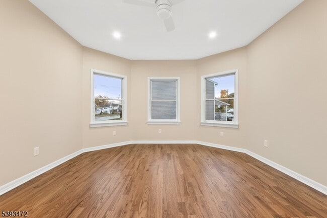 Building Photo - 937 Ringwood Ave