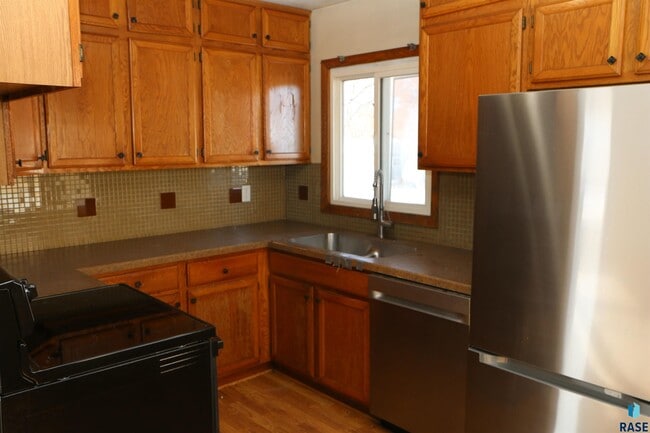 Building Photo - 3008 E 15th St