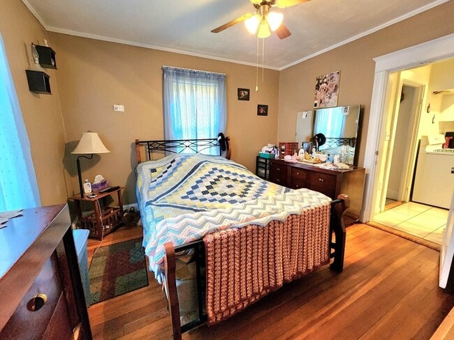 Building Photo - 10 Alton Rd