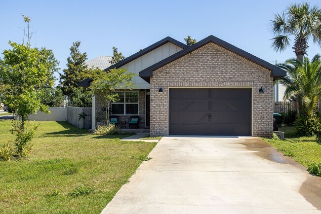 Primary Photo - Destin- Bright & Modern 3-Bedroom Home wit...