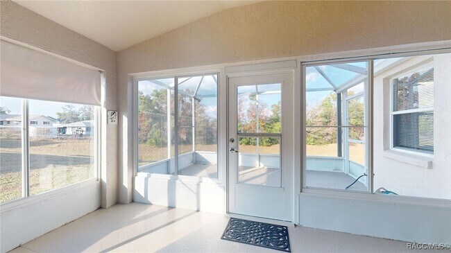 Building Photo - 761 W Sunbird Path