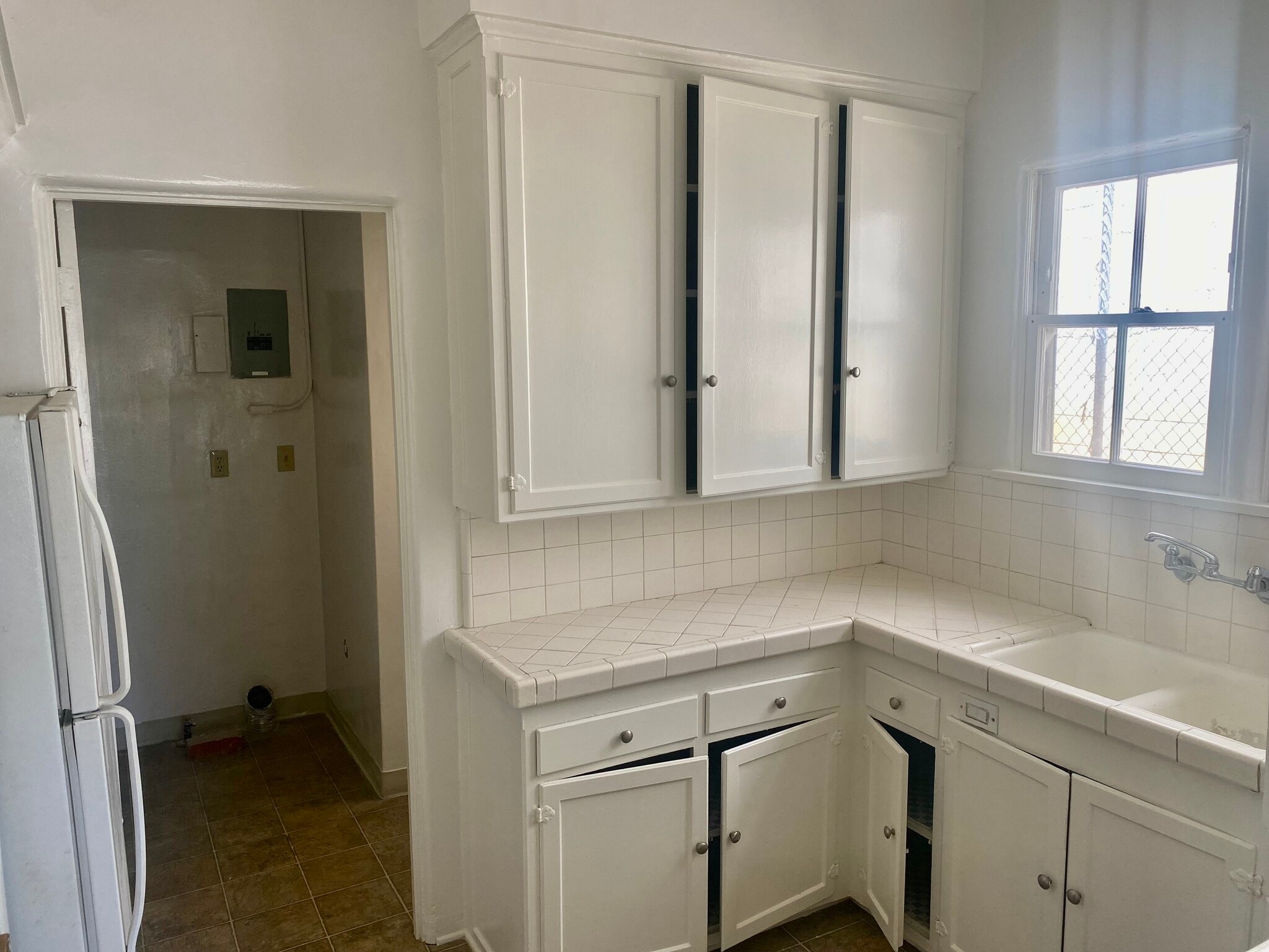 Kitchen - 10461 Ashton Ave