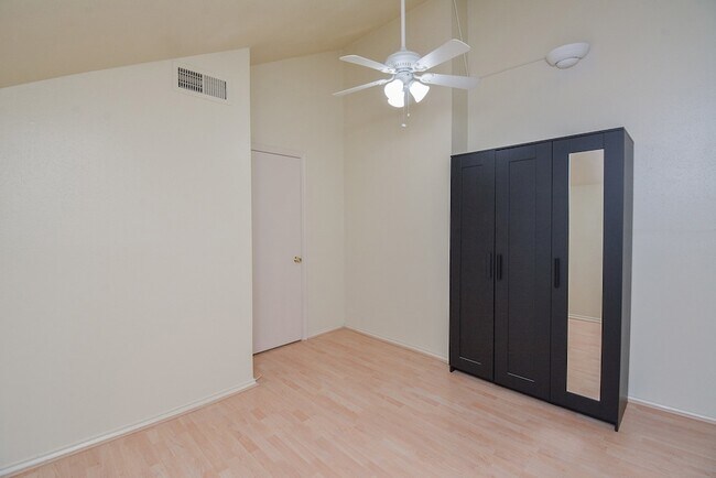Building Photo - 2023 Gentryside Dr