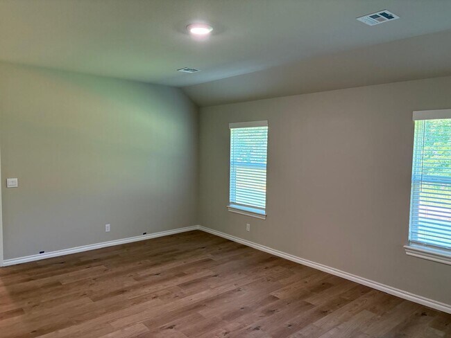 Building Photo - Brand New D.R. Horton Home in Bixby - 4 Be...