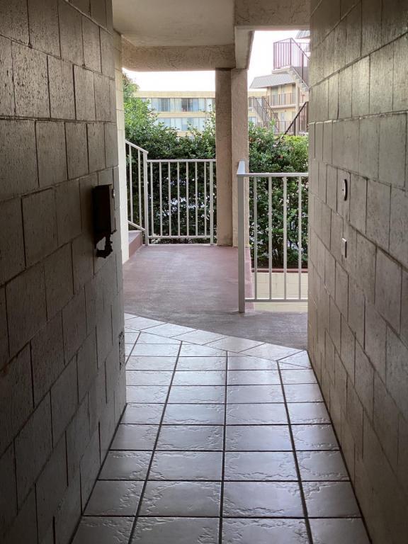 Building Photo - 495 Liholiho Street, Mount Thomas 204