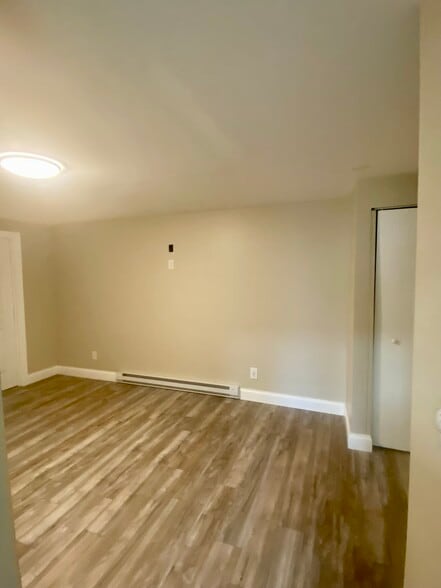 Bedroom - 12402 Buchanan Trl W