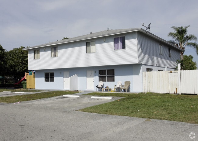 Building Photo - Seagrape Village