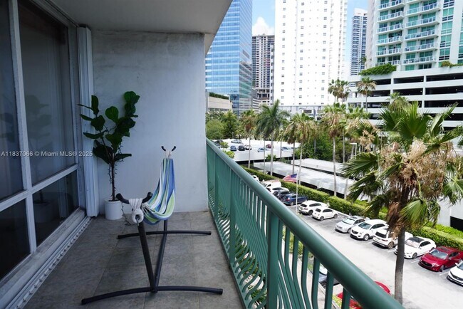 Building Photo - 1408 Brickell Bay Dr
