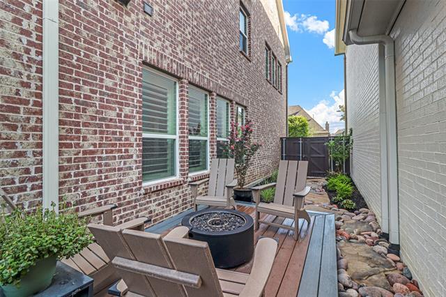 Building Photo - 2848 Amesbury