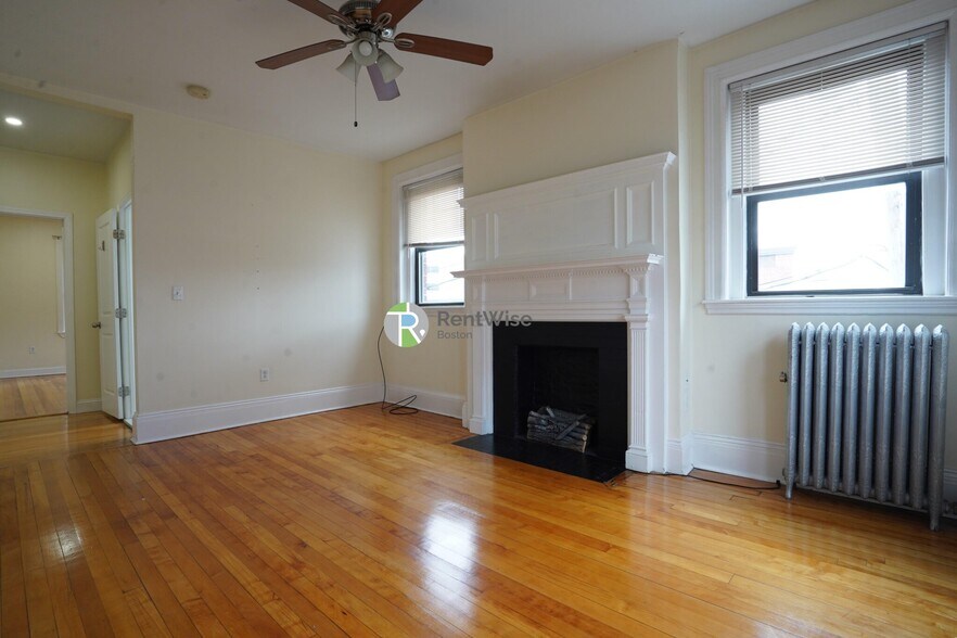 Building Photo - 1218 Commonwealth Ave