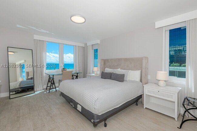 Building Photo - 2301 Collins Ave