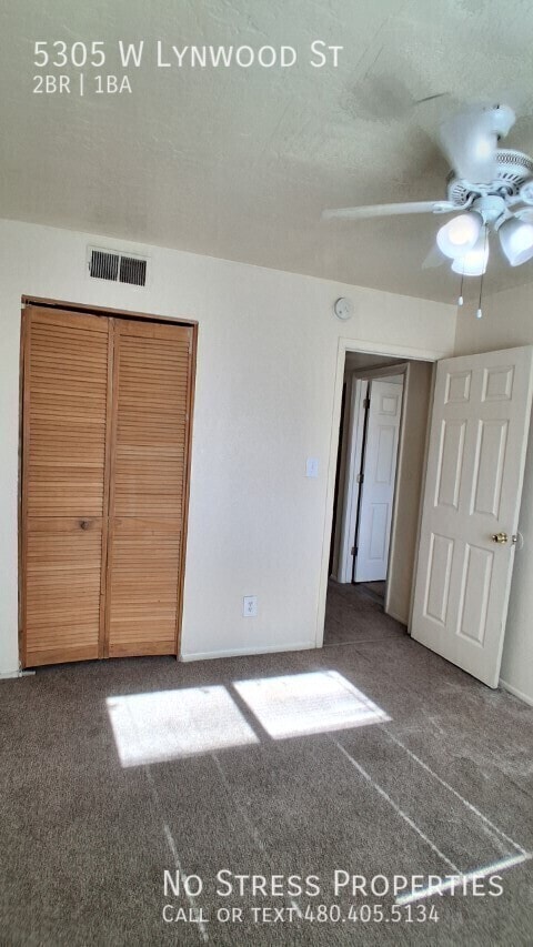 Building Photo - 5305 W Lynwood St