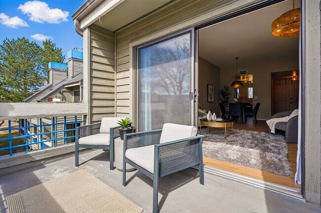 Building Photo - Sunny 2-Bed, 2-Bath Condo in Boulder’s Kin...
