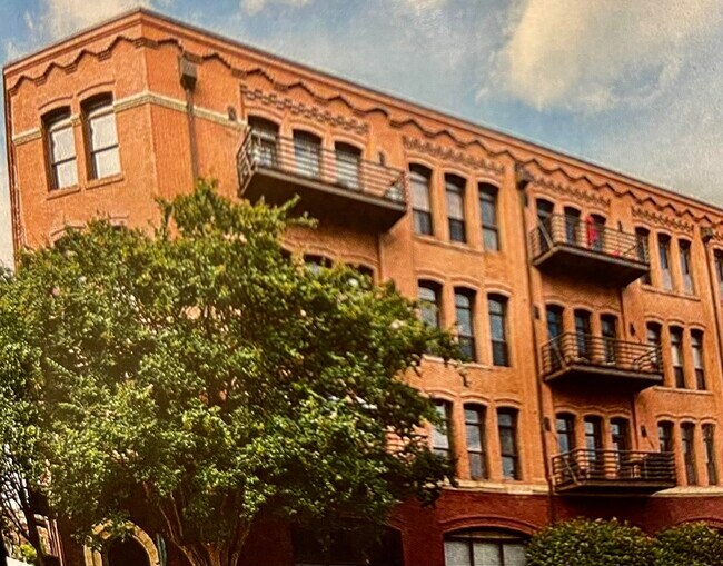 Building Photo - 230 W Tazewell St