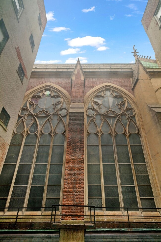 Building Photo - 140 W 71st St