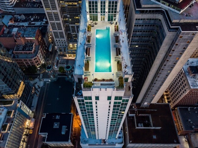 Building Photo - 415 Church St