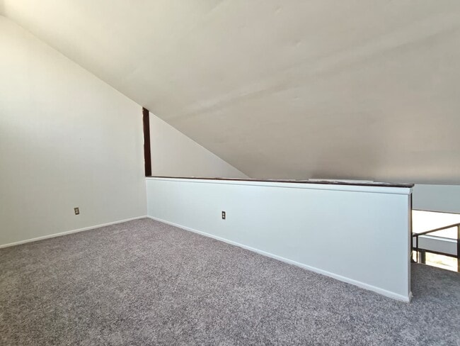 Building Photo - 906 Bromley Estate