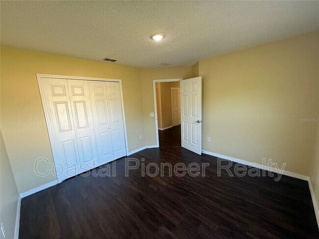 Building Photo - 4554 Ficus Tree Rd