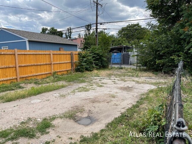 Building Photo - 1175 Lipan St