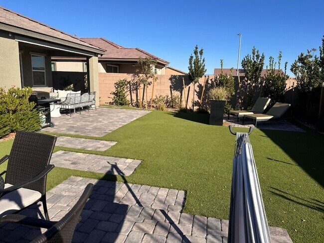 Building Photo - 10114 Blue Cereus St