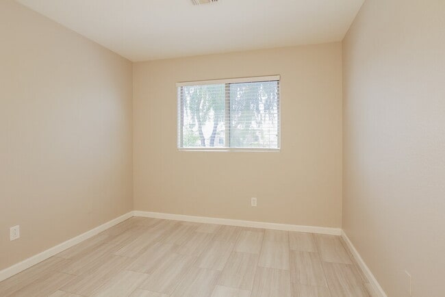 Building Photo - 4538 W Fawn Dr