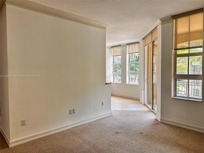 Building Photo - 3001 NE 185th St