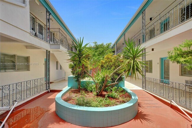 Building Photo - 7300 Byron Ave