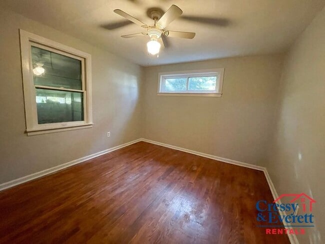 Building Photo - 4 Bedroom Rural Ranch