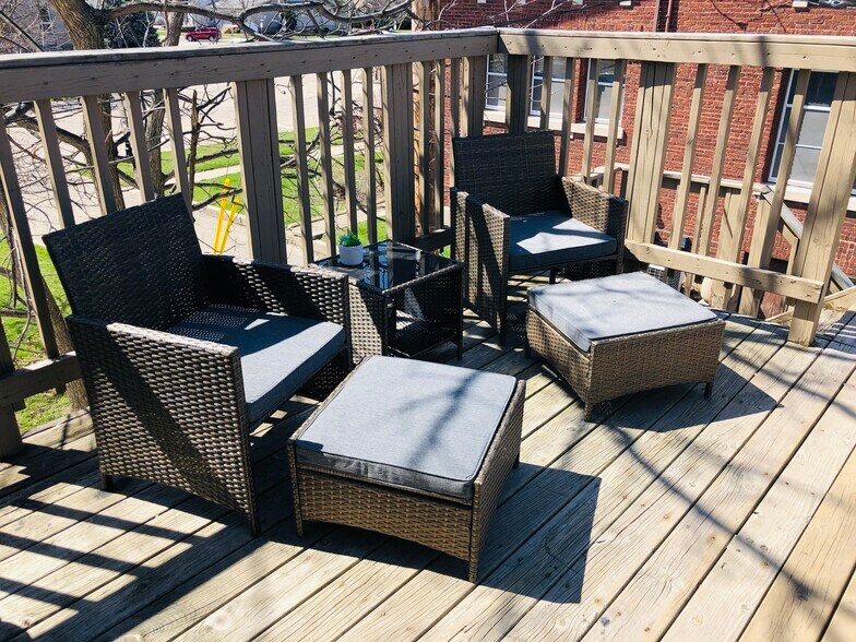 Patio Furniture For Use Of Tenant - 640 S Main St