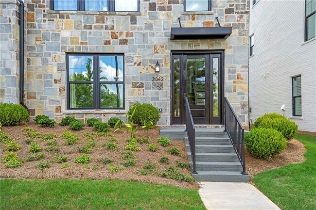 Building Photo - 2042 Juliette Ave