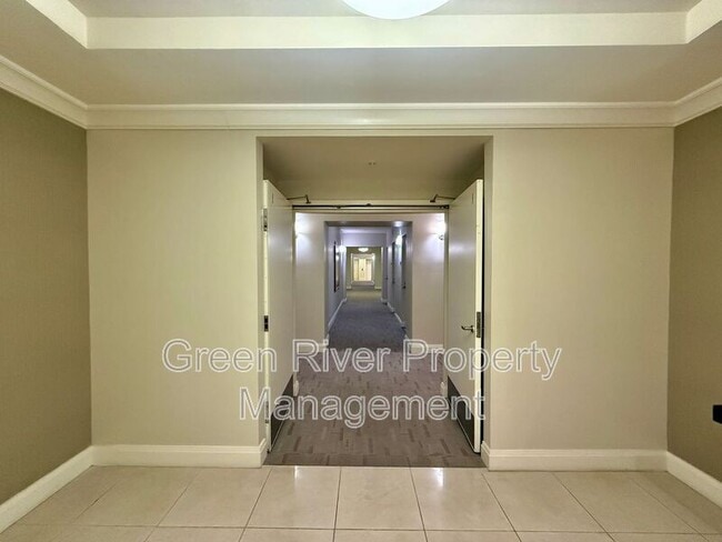 Building Photo - 1431 Riverplace Blvd