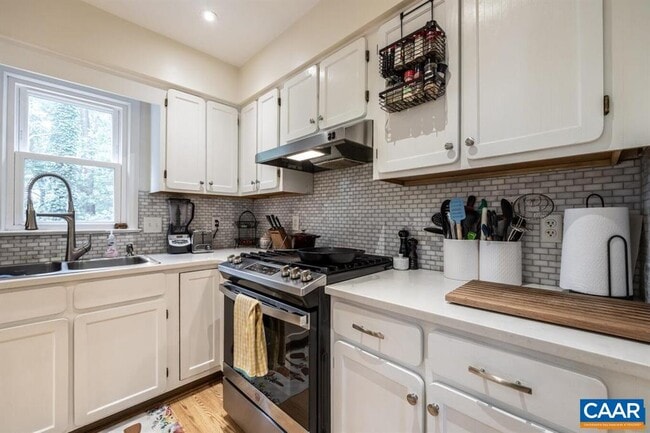 Building Photo - 430 Wynridge Dr
