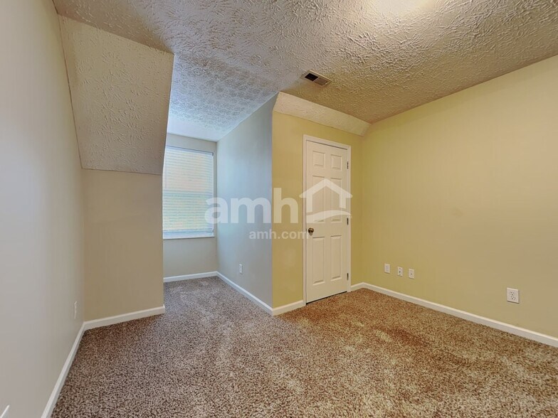 Building Photo - 6955 Saint Croix Ln