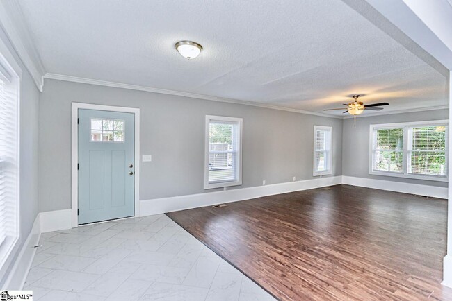 Building Photo - 208 Brookdale Ave