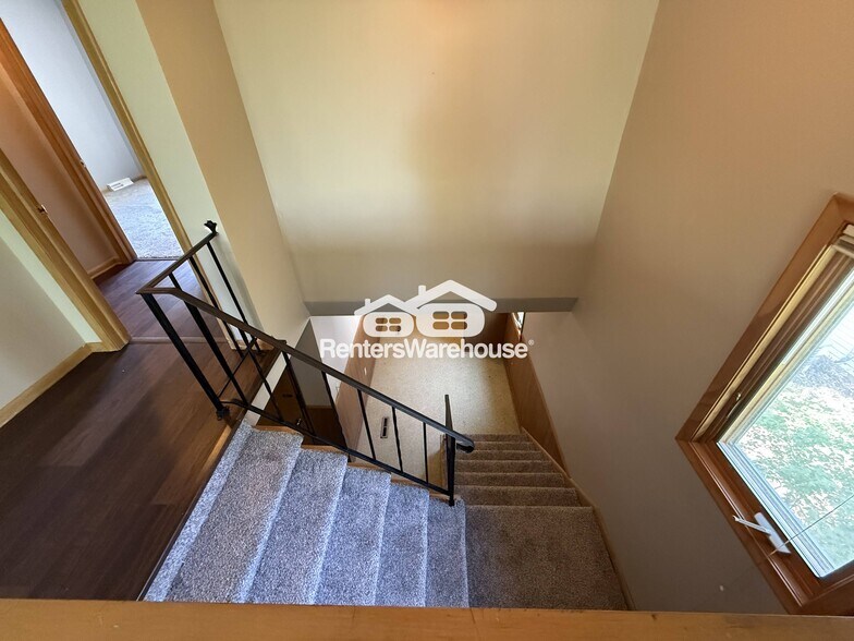 Building Photo - 405 Monroe Pl
